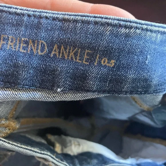 Chicos Embroidered Blue Jeans size 0.5 - Picture 3 of 7